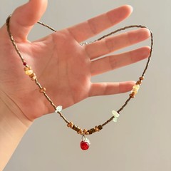 「山の赤い果実」フォレストスタイルレトロチェリービーズネックレス夏の甘いスタイル美白多用途鎖骨チェーン女性用