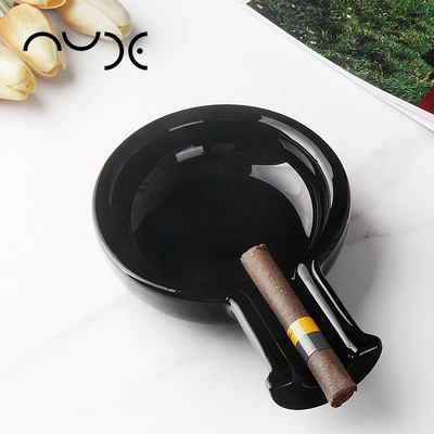 Crystal Glass Ashtray Creative: Car ashtray
