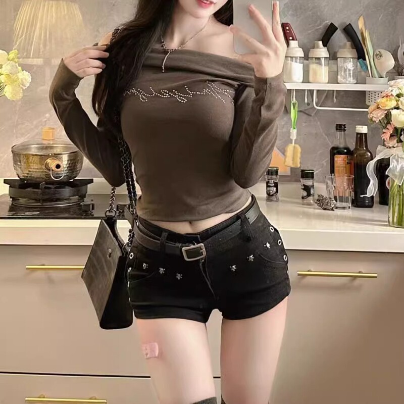 Vintage Hot Girl 2K Denim Ultra-Short Shorts with Waist Bag, Low-Rise Trendy Nightclub Sexy Studded Hip Outfit Hot Pants for Women Vintage Hot Girl 2K Denim Ultra-Short Shorts with Waist Bag, Low-Rise Trendy Nightclub Sexy Studded Hip Outfit Hot Pants for Women