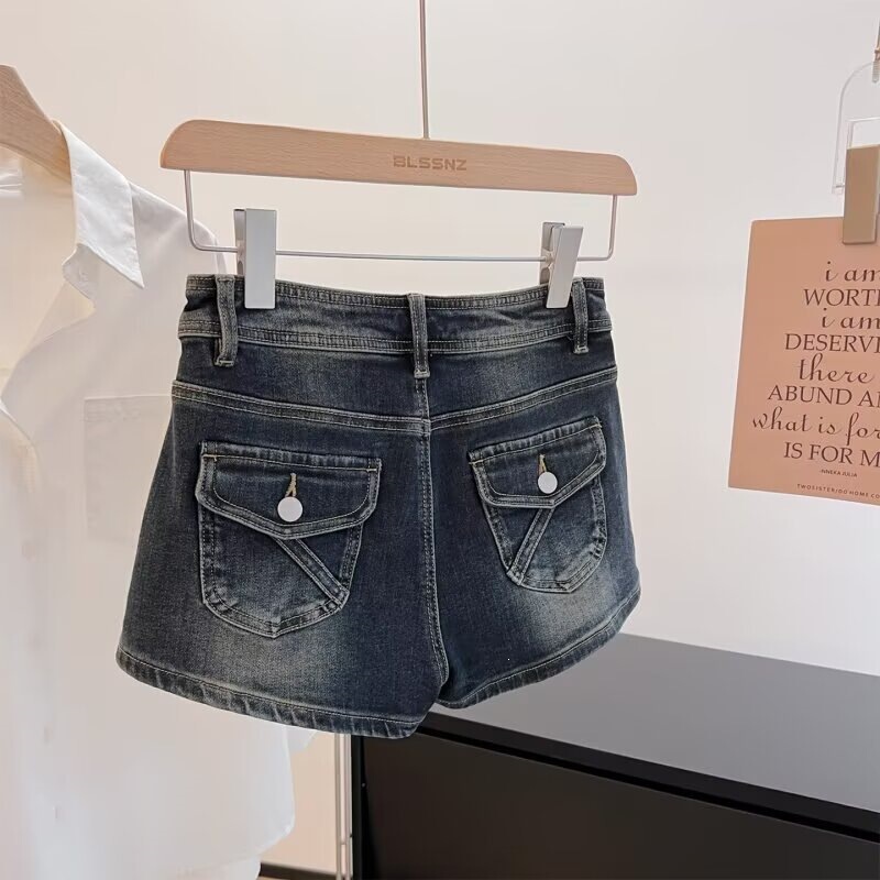 American-Style Spicy Retro Denim Shorts for Women, New Summer Model, Plus-Size, Slimming, Stretchy, Low-Waist A-Line, Hip-Hugging Hot Pants American-Style Spicy Retro Denim Shorts for Women, New Summer Model, Plus-Size, Slimming, Stretchy, Low-Waist A-Line, Hip-Hugging Hot Pants