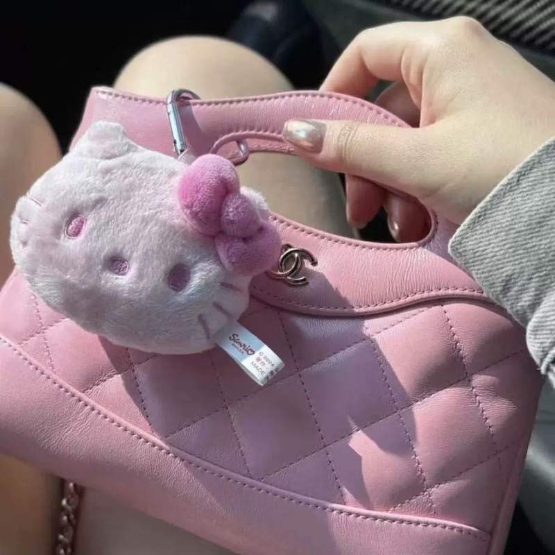 新款hellokitty可爱玩偶侧坐凯蒂猫kitty包挂件挂饰玩偶公仔挂件|undefined