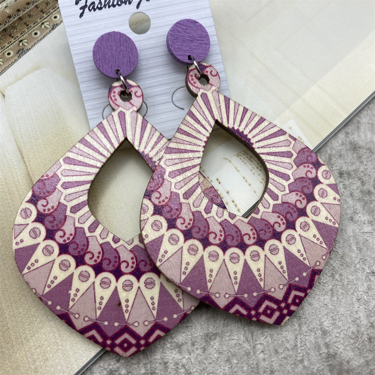 12g Weight Drop Earrings Classification 1 Pair Quantity 1 Pair Retro Leaf Stoving Varnish Wood Drop Earrings