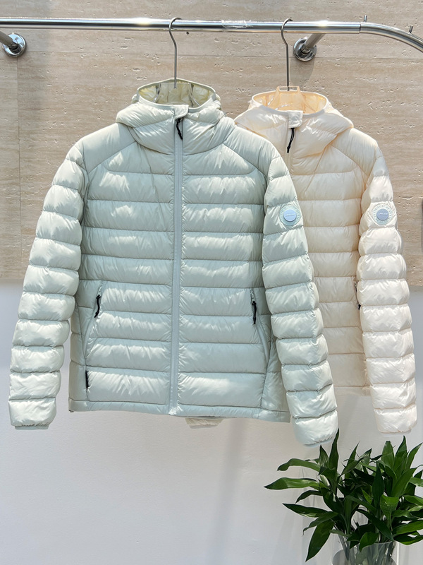 90白鸭绒排骨羽绒服女轻薄短款2025冬新款轻便简约情侣连帽外套男|undefined