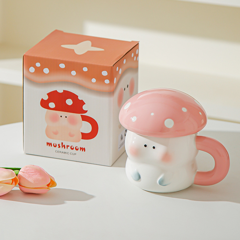 Corazón de una niña encantadora taza de cerámica de hongos con tapa de mano con regalo de alto valor creativo de cerámica taza de café