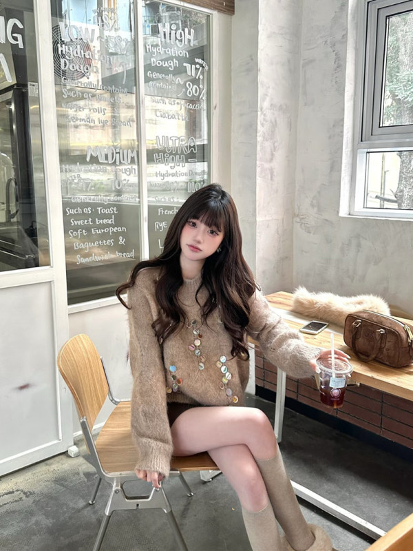 慵懒风重工亮片圆领长袖毛衣女2025秋季新款别致显瘦减龄chic上衣|undefined