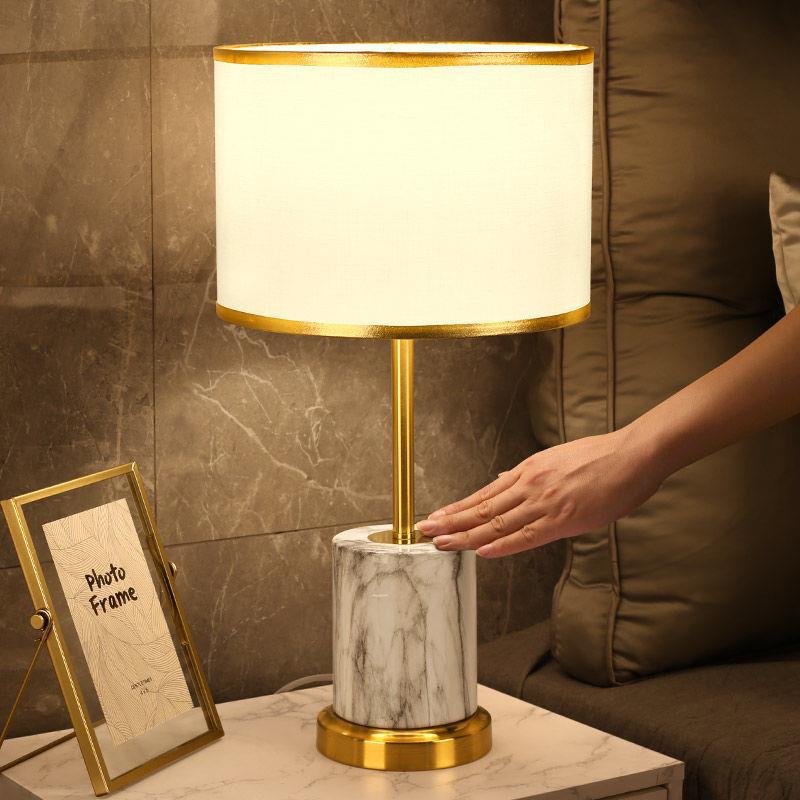 Lightweight luxury bedside lamp, minimalist modern bedroom touch dimmable home master bedroom living room American retro table lamp