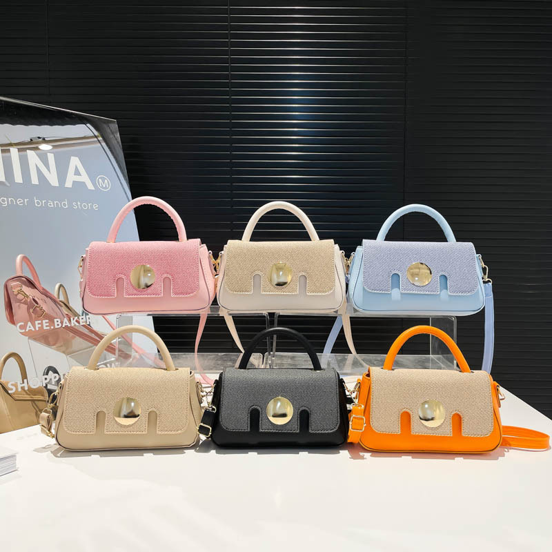 Bolsos populares de este año para mujer 2025 primavera nuevo estilo pequeño bolso de mujer fresco bolso de mensajero de moda temperamento pequeño bolso cuadrado portátil