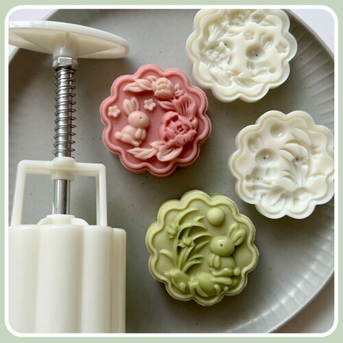 Batch mooncake mold hand-pressed home use mung bean cake flower stamp ice skin pastry 50g three-dimensional cherry blossom
