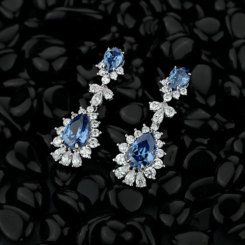 1 Pair Simple Style Classic Style Water Droplets Flower Inlay Copper Zircon Drop Earrings display picture 11