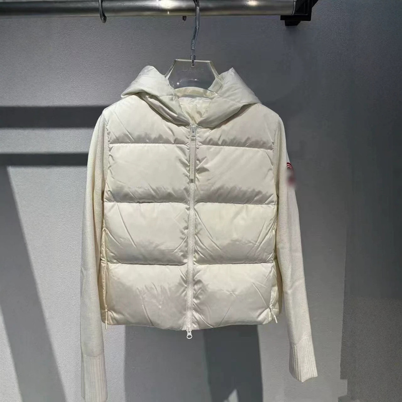 High-quality women's 26 new model hooded down jacket with white duck down and knitted sleeves, thickened for autumn and winter High-quality women's 26 new model hooded down jacket with white duck down and knitted sleeves, thickened for autumn and winter