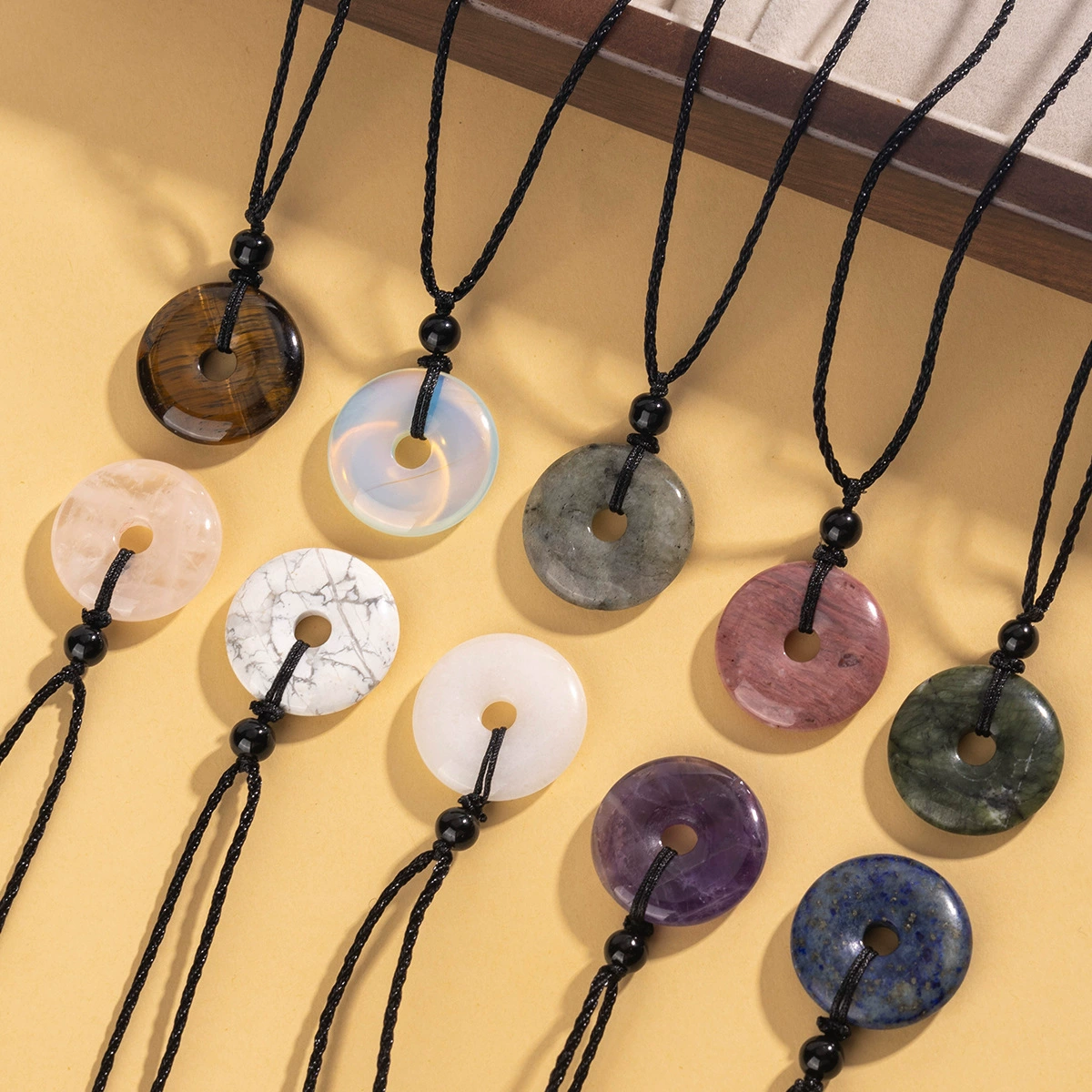 Ювелирные изделия Zhuhang, трансграничные популярные натуральные кристаллы, подвеска с пряжкой безопасности, лазурит, аметист, ожерелье, оптовая продажа с фабрики