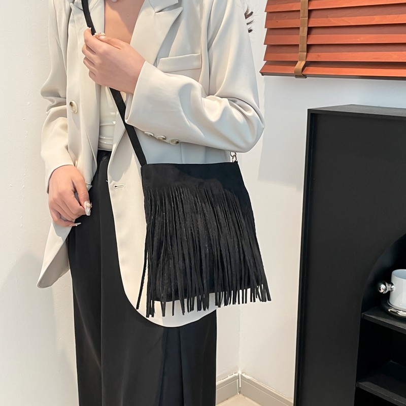 Bolso de hombro de gran capacidad con flecos, bolso de mujer, 2025 nuevo estilo, estilo occidental, retro, bolso de hombro popular, bolso de mensajero de cercanías