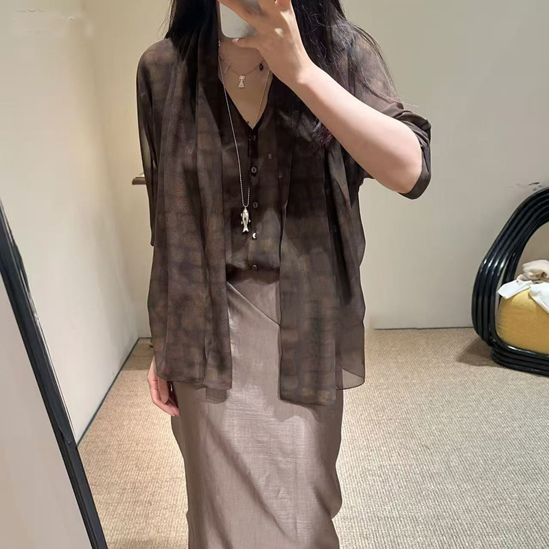 26 Spring/Summer New Old Money Style Atmosphere Silk Shirt with Ribbon V-Neck Gradient Plaid Sun Protection Long Sleeve Shirt for Women 26 Spring/Summer New Old Money Style Atmosphere Silk Shirt with Ribbon V-Neck Gradient Plaid Sun Protection Long Sleeve Shirt for Women