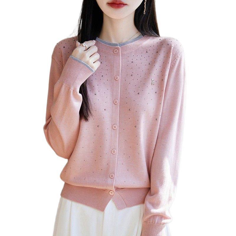 2025 otoño nueva camisa de punto de cuello redondo Cardigan de osos femeninos suéter de color suelto chaqueta delgada