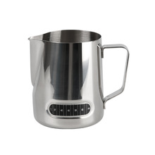 跨境热销304不锈钢拉花杯 尖嘴拉花缸带温度条耐高温奶泡杯咖啡杯