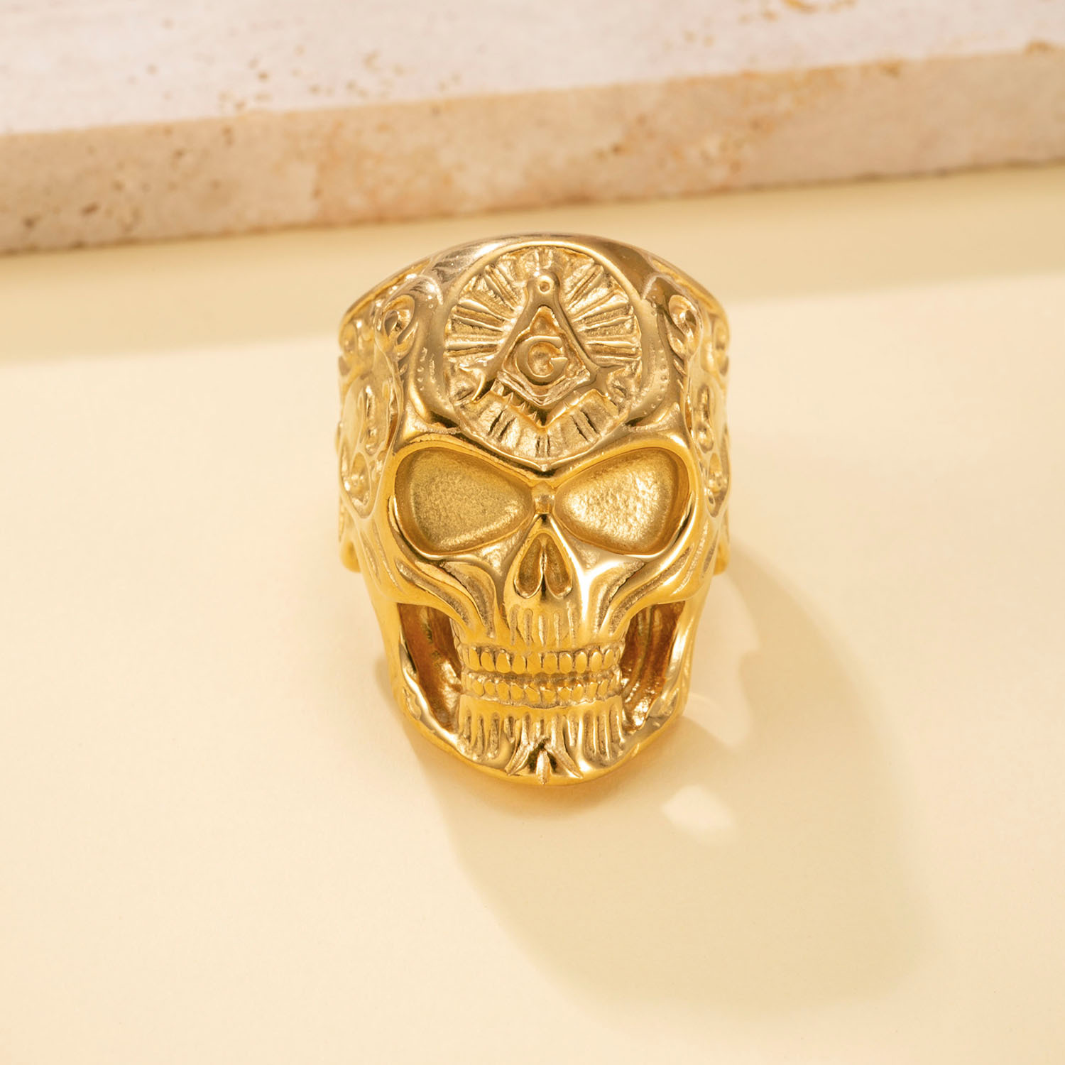 Anillo de acero inoxidable exagerado transfronterizo europeo y americano, calavera de fundición, anillo de hombre, joyería de acero de titanio punk personalizado al por mayor
