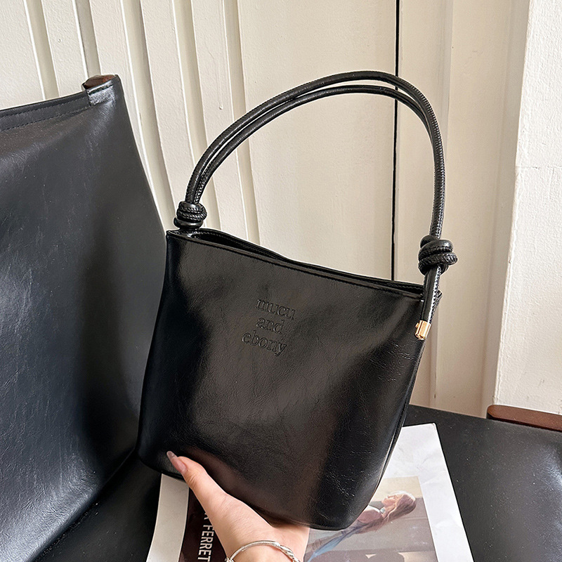South Korea Niche Portable Granny Bag Women's Summer 2024 New Fashionable silver Underarm Bag All-match Shoulder Bag