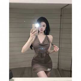 纯欲风针织挂脖吊带连衣裙女夏季2023性感收腰裙子包臀裙短裙