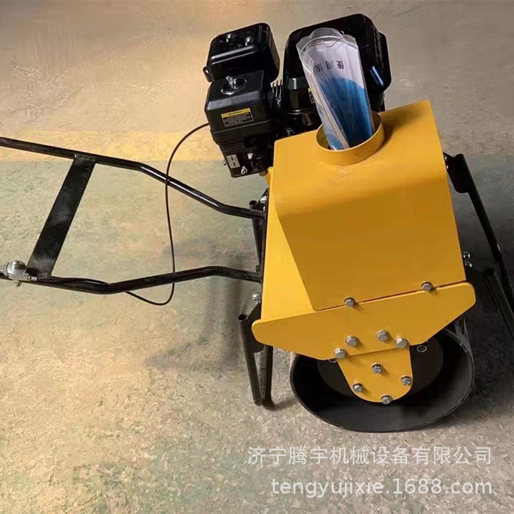 手扶单轮汽油压路机多少钱一台 700型小型柴油振动压实机现货供应