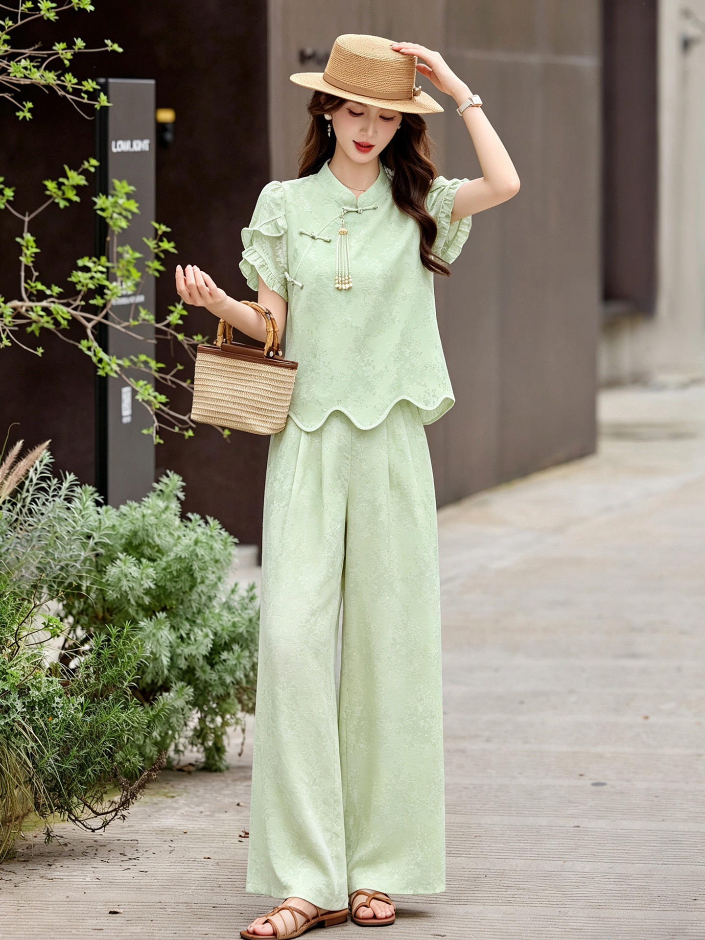 Bộ áo sơ mi họa tiết jacquard kết hợp quần ống rộng cạp thun hai mảnh thời trang — Vàng kem, xanh lá cây