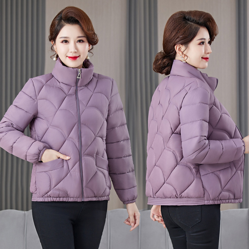 2023 nueva ropa de algodón ligera y delgada de mujeres de mediana edad, ropa de algodón corta, ropa de algodón para madres, chaqueta de algodón, abrigo de invierno image 4