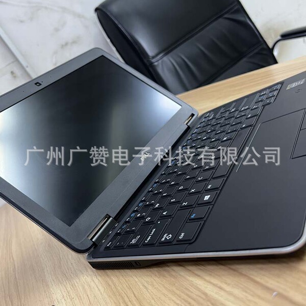 ultra thin handheld laptop