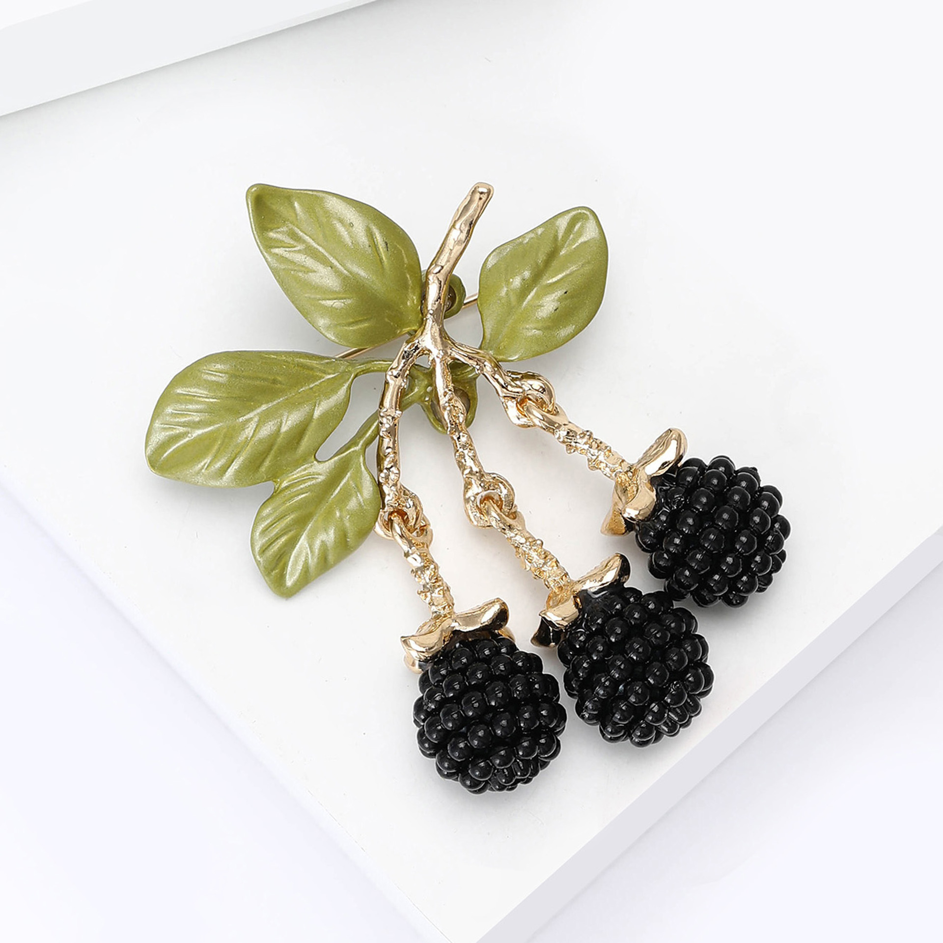 New European and American Style Cross-Border Enamel Blackberry Fruit Pendant Brooch Fresh Suit Clothing Women's Corsage Jewelry Pin