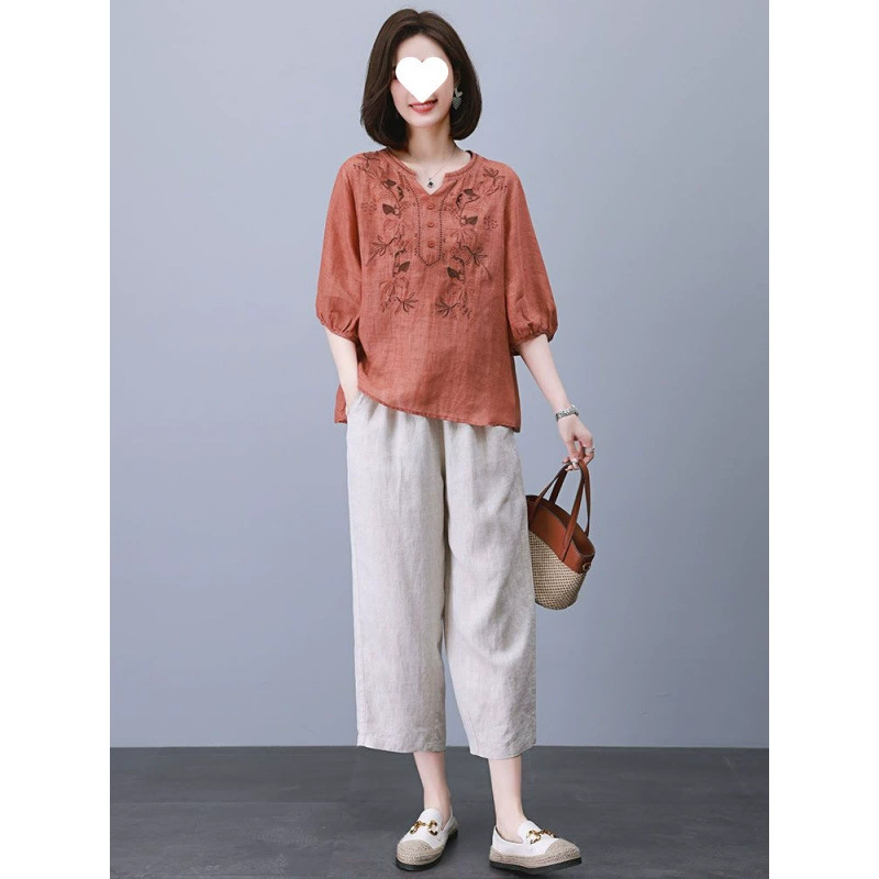 Летний костюм из хлопка и льна для женщин, лето 2025, новая свободная модная модель для мам, комплект из двух предметов с брюками из рами