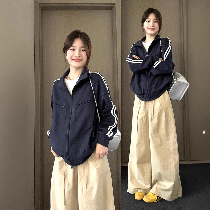 Shandong Jimo Women's Sweatshirt 2026 New Style Stand Collar Top Retro Baseball Jacket Autumn Slim-Fit Stylish Coat Shandong Jimo Women's Sweatshirt 2026 New Style Stand Collar Top Retro Baseball Jacket Autumn Slim-Fit Stylish Coat