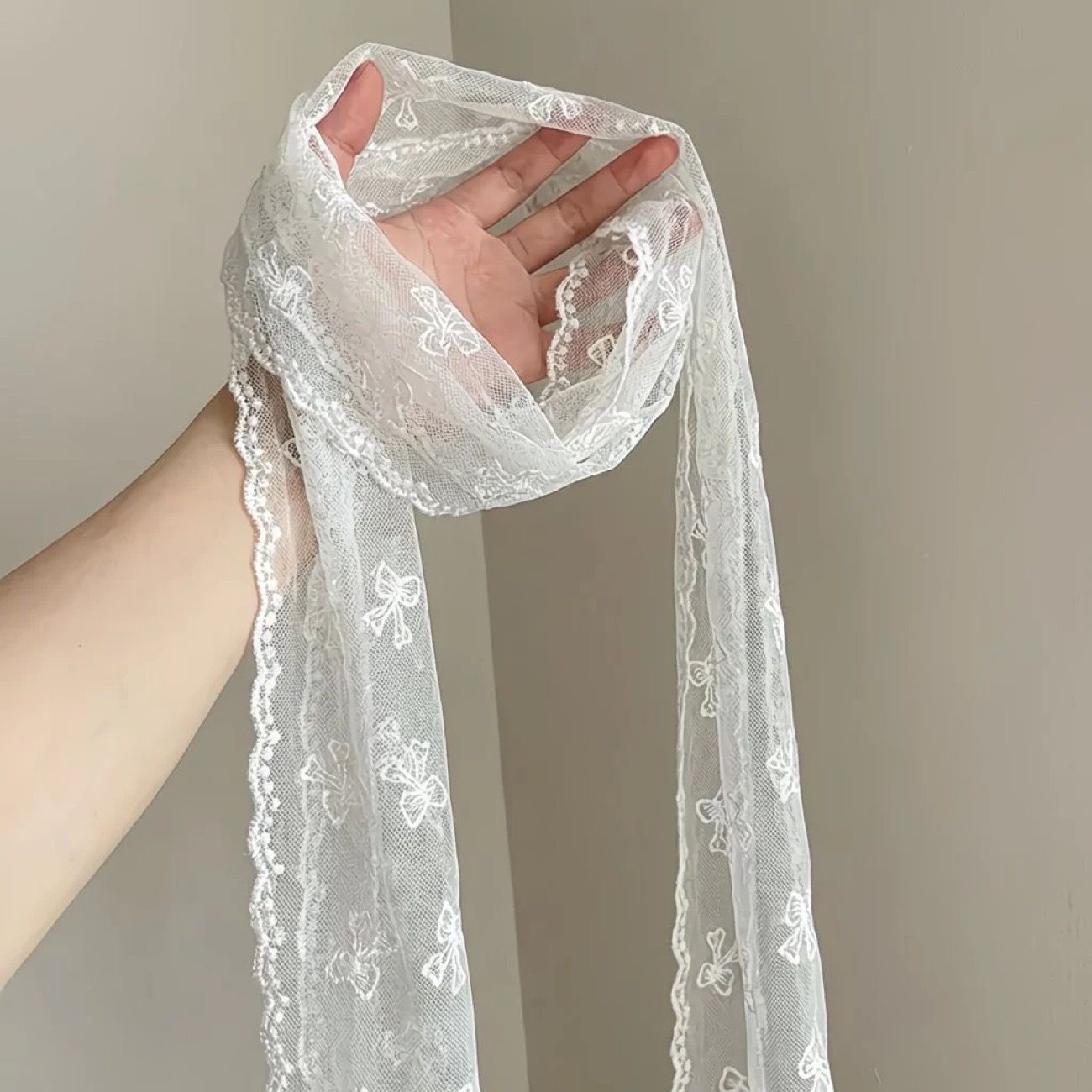 13# bowknot embroidered white lace trim, approximately 150cm