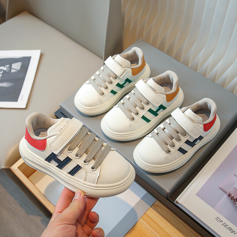 Zapatillas de plataforma para niños 024 otoño nuevo estilo niña todo fósforo zapatos blancos suela EVA zapatos deportivos de moda para niños marea