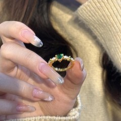 绿影浮光戒指精致小巧锆石饰品百搭轻奢高级感手饰气质日常通勤