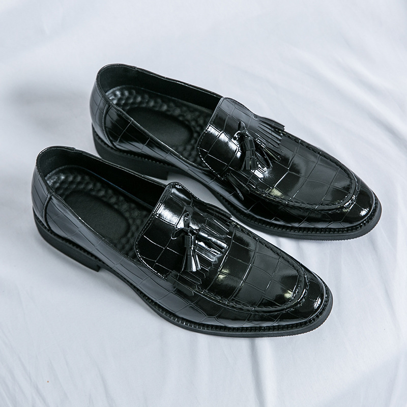 Casual con un pedal de punta, zapatos de cuero con bordas británicas para hombres, ropa de negocios coreana, zapatos de moda simples para hombres. image 8