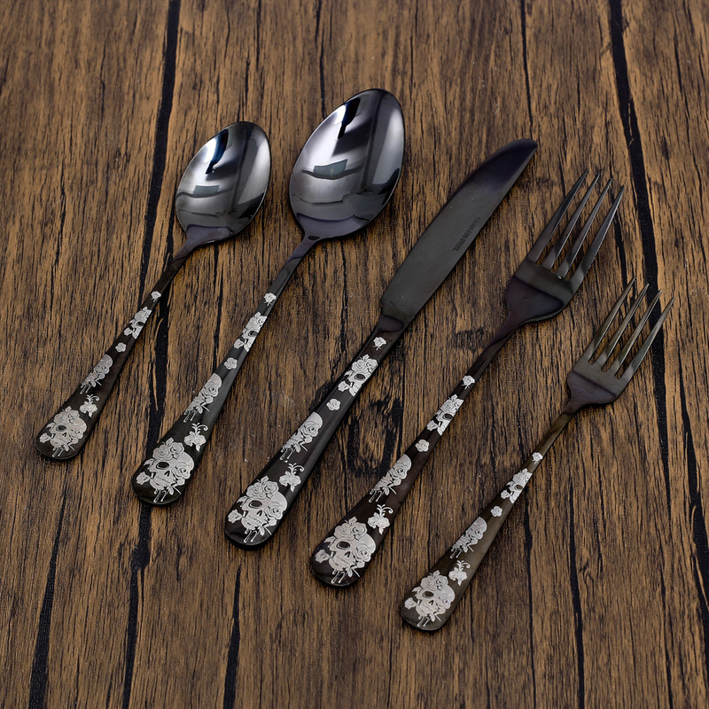 Personalized black titanium-plated rose skull carved tableware five-piece set thickened texture stainless steel knife, fork and spoon suit