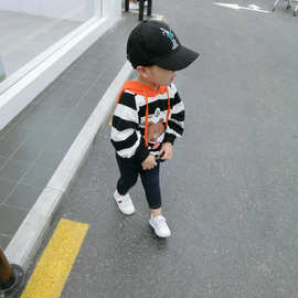 断码3/21号19.9元免邮男女童小熊宽条纹连帽卫衣