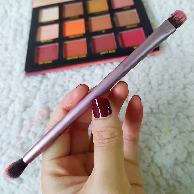 Cepillo de maquillaje de punto de fábrica Cepillo de doble punta simple Cepillo de mancha Sombra de nariz Cepillo de sombra de ojos Herramientas de maquillaje multifuncionales