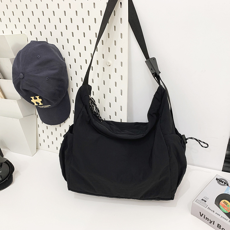 2025 bolsos de hombro, bolsos de mujer hechos a sí mismos, gran capacidad, estilo perezoso, literatura y arte, sencillos bolsos de lavado de agua, bolsos de clase para estudiantes universitarios