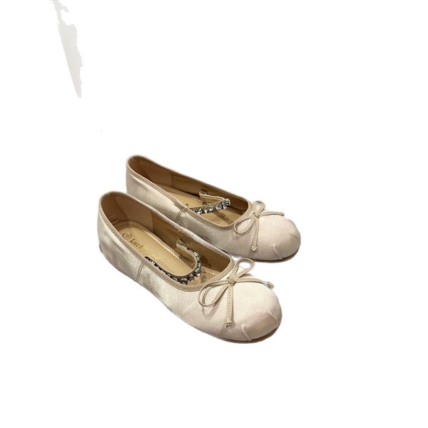 Invisible ballet shoes with rhinestones with bow low-cut made of…