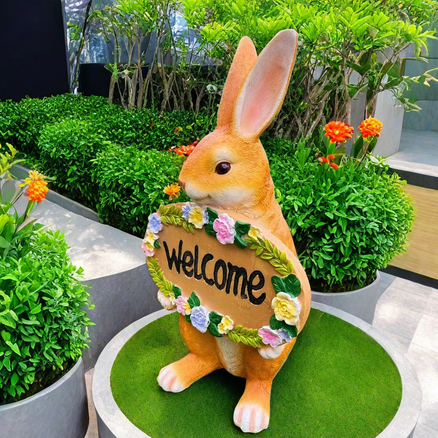 国境を越えたかわいいウサギの歓迎ブランド動物樹脂が庭の装飾工芸品を飾って庭の屋外庭園を飾る