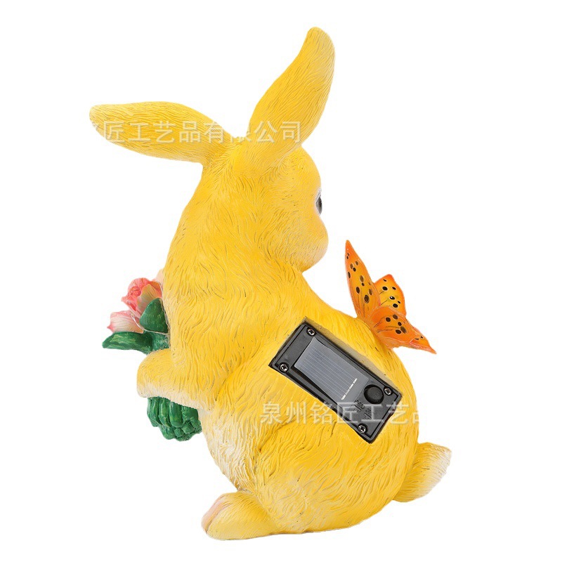 国境を越えた屋外の太陽ランプは、蝶、ウサギの像、樹脂工芸品、小動物、庭の装飾品をシミュレートできます。