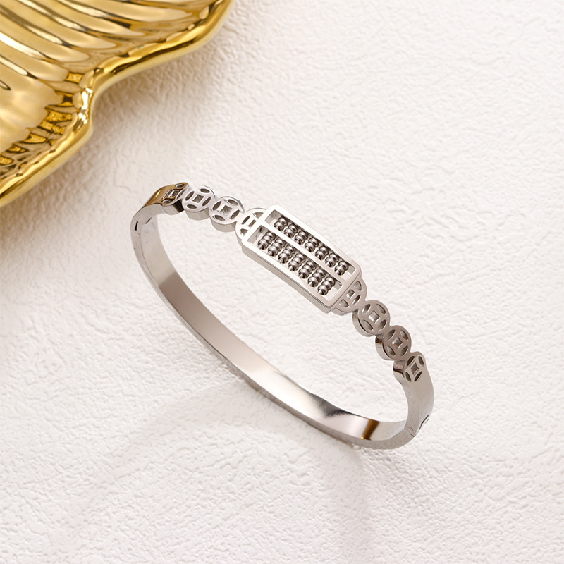 En stock fábrica directa Transfronteriza Popular electrochapado 18K pulsera de acero de titanio femenina personalidad no se desvanece moda nicho moda