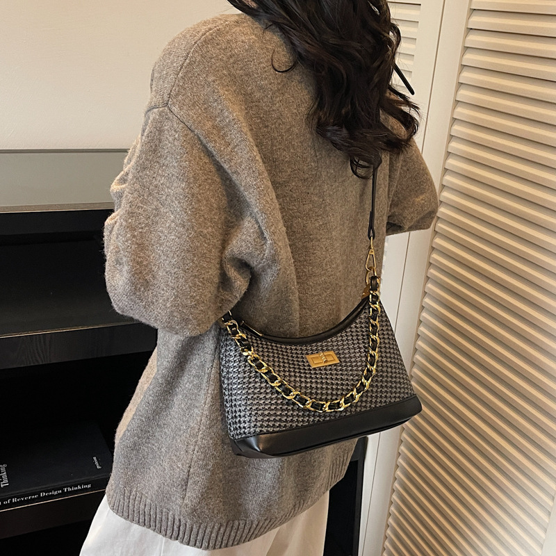 Bolso de brazo retro transfronterizo de cadena de invierno de 2025 nueva moda versátil bolso de hombro temperamento de moda mochila de moda
