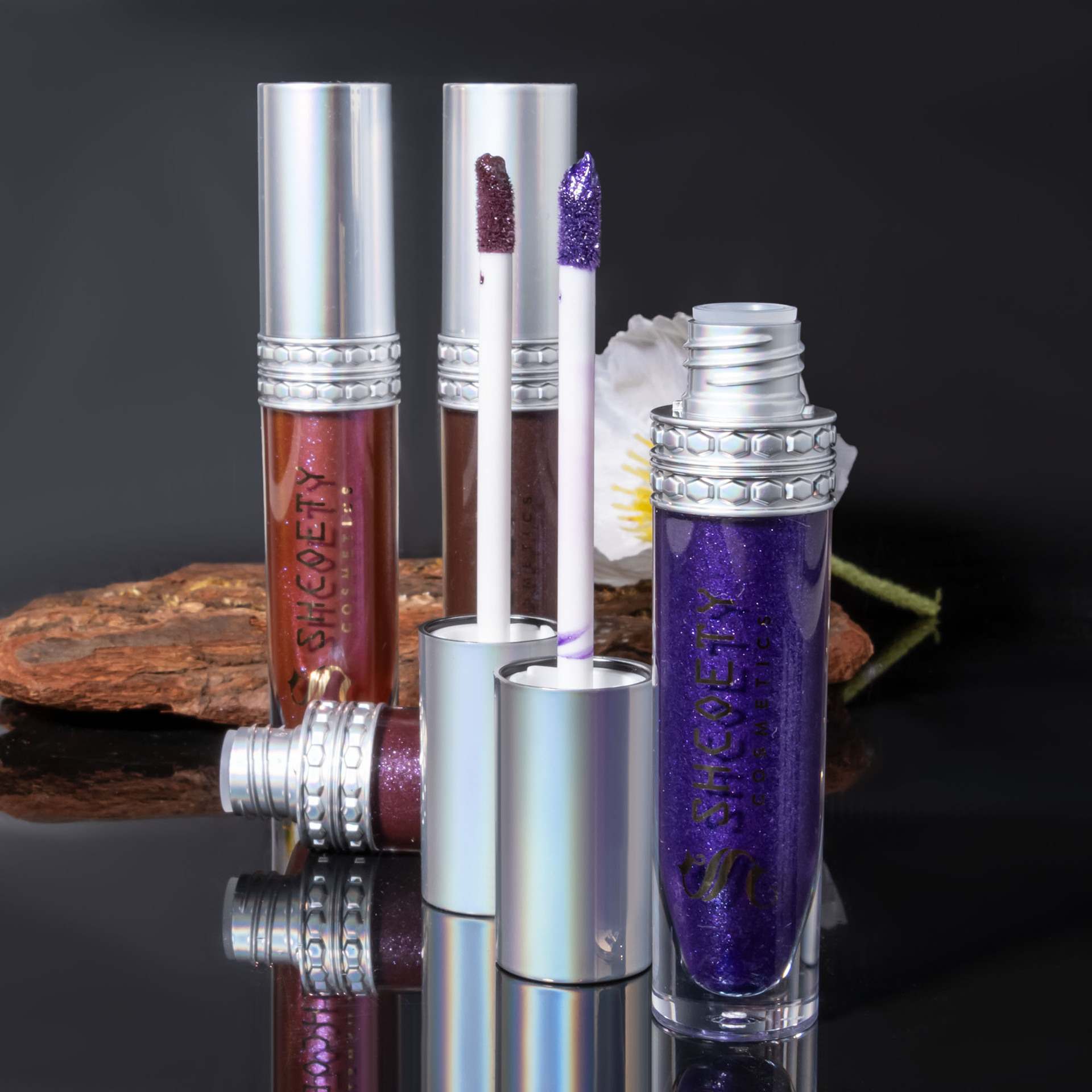 SHCOETY Cross-border Sparkling Polarized Lip Gloss is long-lasting and easy to color, with a dazzling bright lip gloss and a fine pearlescent glow that moisturizes the lips undefined