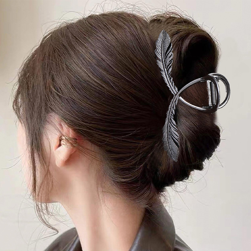 50g Weight Women's Simple Style Feather Metal Hair Claws