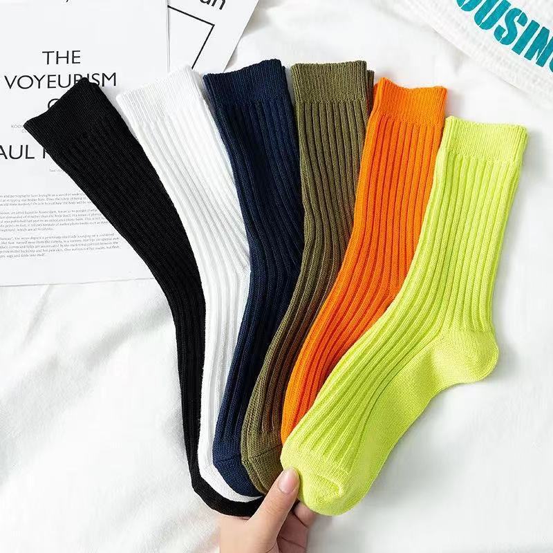 양말 남자의 가을과 겨울 Yuwenle 더블 바늘 두꺼운 라인 도파민 단색 중간 튜브 스택 양말 트렌디 레트로 스포츠 스타킹