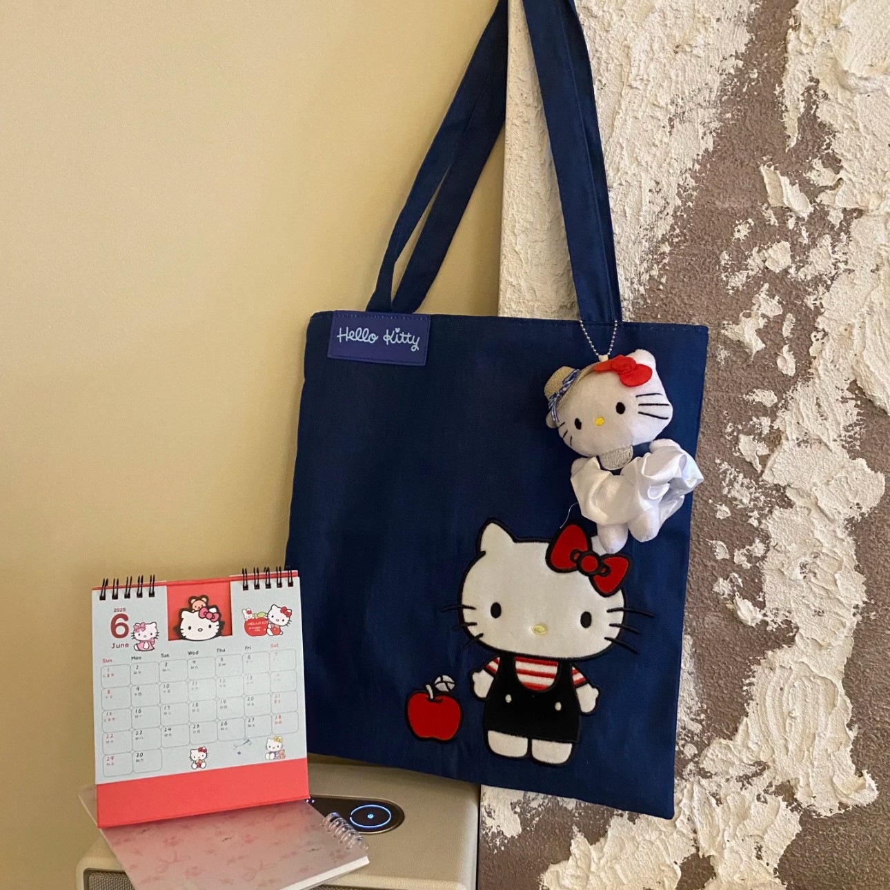 Hello kitty, cute one-shoulder bag, capacious shopping bag, organizer bag, with embroidery
