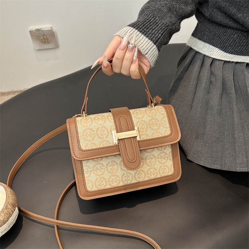 Bolsos para mujer 2025 nuevo estilo de alta calidad clásico pequeño cuadrado bolso de hombro retro de moda bolso de mensajero de moda de todo fósforo