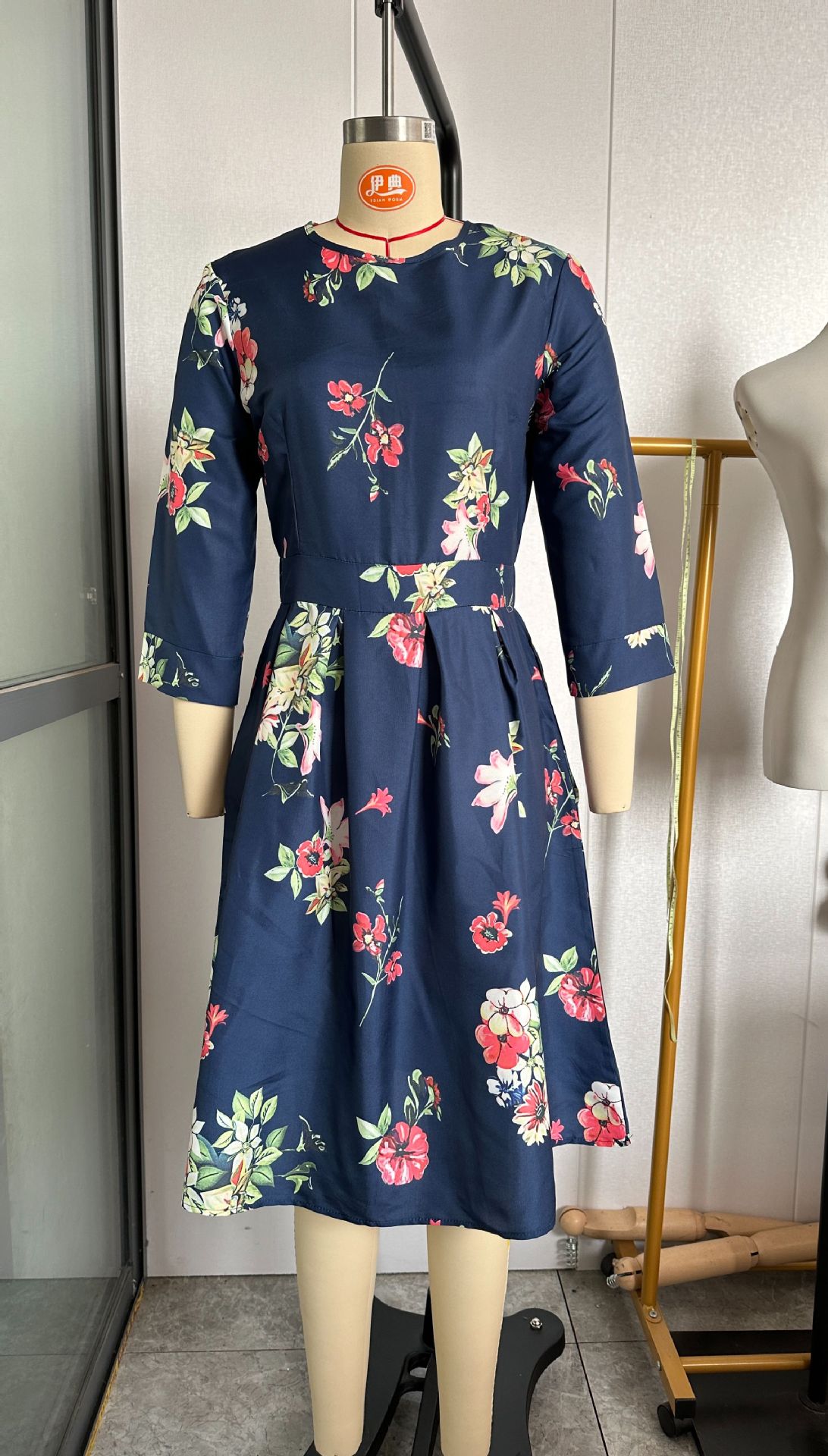 227g Weight Midi Dress Dress Length Type 3/4 Length Sleeve Sleeve Length Swing Dress Dresses Type Regular Sleeve Sleeve Type Spandex, Polyester Fabric Type Mid Waist Waist Line Holiday, Daily Occasion Round Neck Neckline Slim Fit Type Ditsy Floral Pattern Summer Season Women's Gender Printing Design Elegant, Pastoral Style Wholesale Women's Elegant Pastoral Printing Ditsy Floral Holiday Daily Round Neck 3/4 Length Sleeve Swing Dress 3