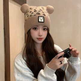 新款秋冬毛绒针织帽子女豹纹毛线帽显脸小保暖可爱小熊护耳帽子