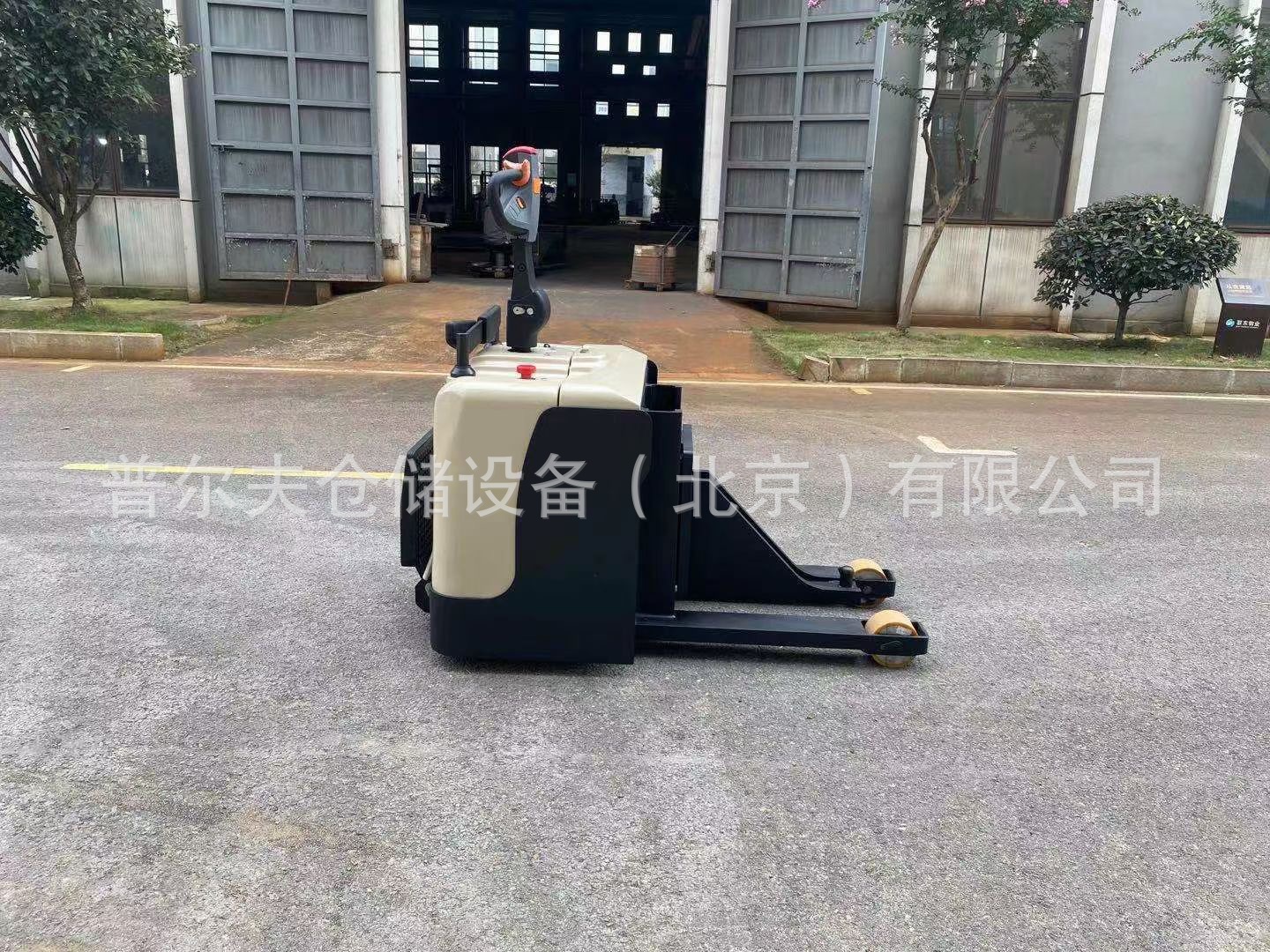 承载式电动牵引车 站驾式牵引车